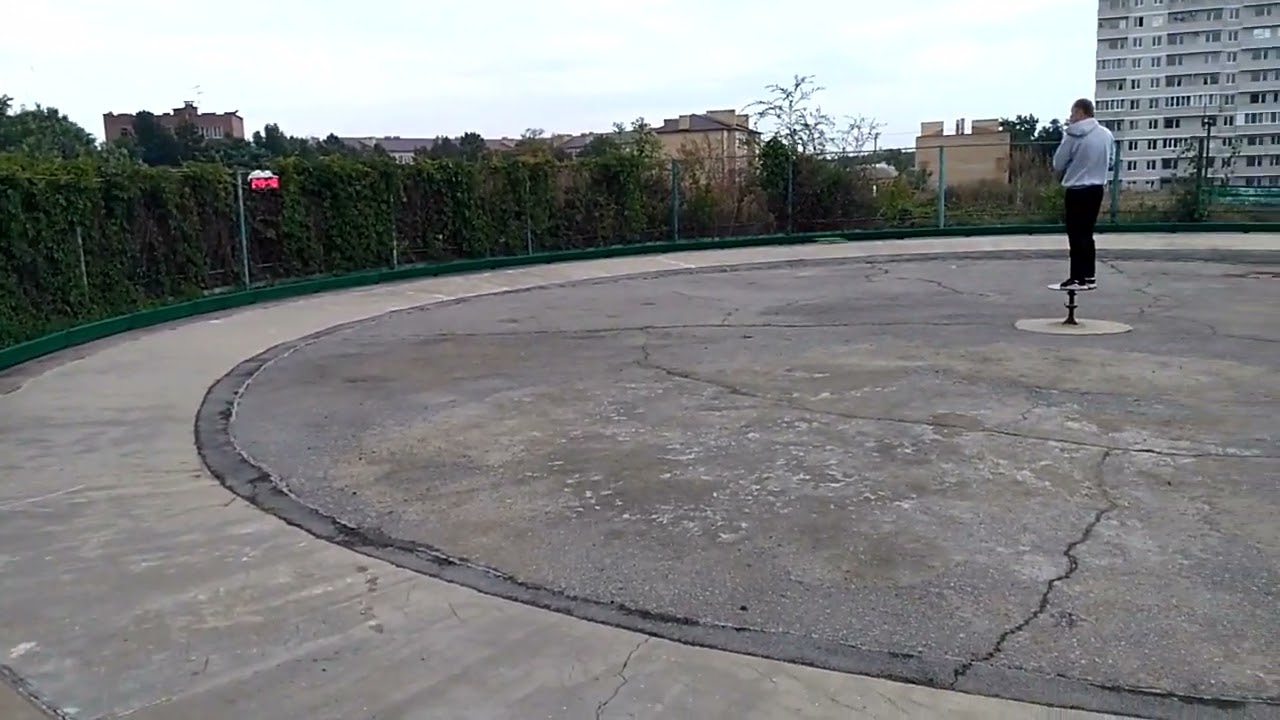 Гоночная автомодель вошла в резонансный режим!
