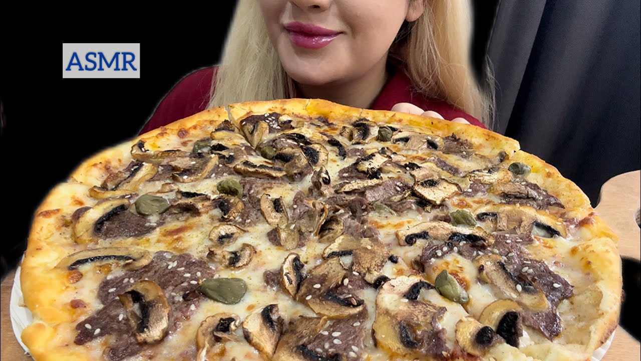 ASMR MUKBANG STEAK PIZZA موکبانگ پیتزای سیرو استیک با کوکا