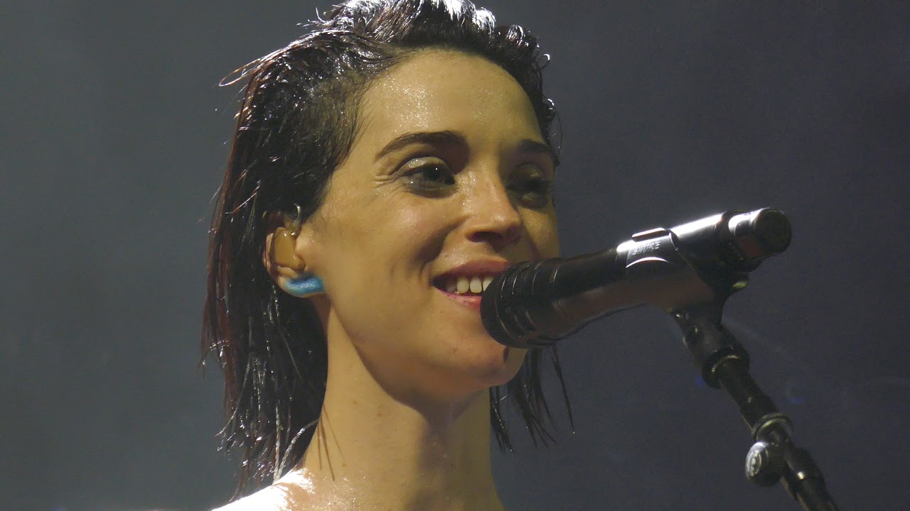 St Vincent - Cambridge Corn Exchange - Severed Crossed Fingers 29/08/18