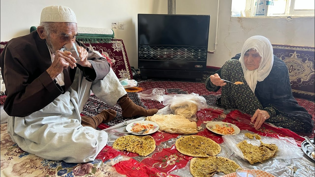 Life of a 110-Year-Old Man and His 100-Year-Old Wife_Daily Routine and Simple Cooking