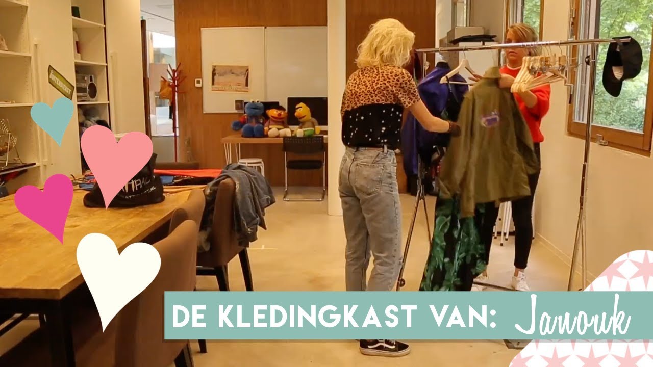 'VROEGER DROEG IK OOK WAT IK MOOI VOND' - DE KLEDINGKAST VAN JANOUK