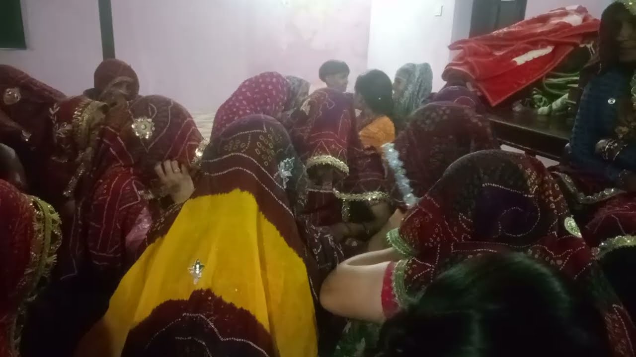 छोटी मोटी फूल बछेरी जांचड राईबर आया वो राज।