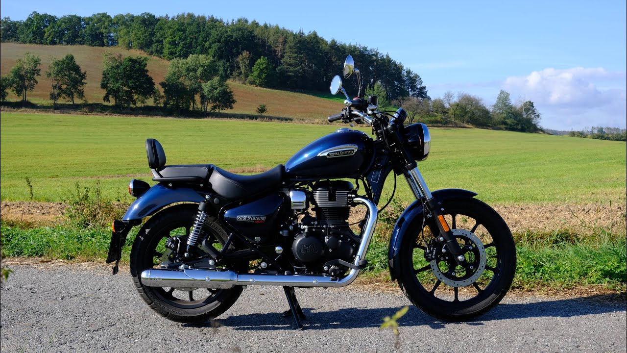 Royal Enfield Meteor 350 - klame tělem