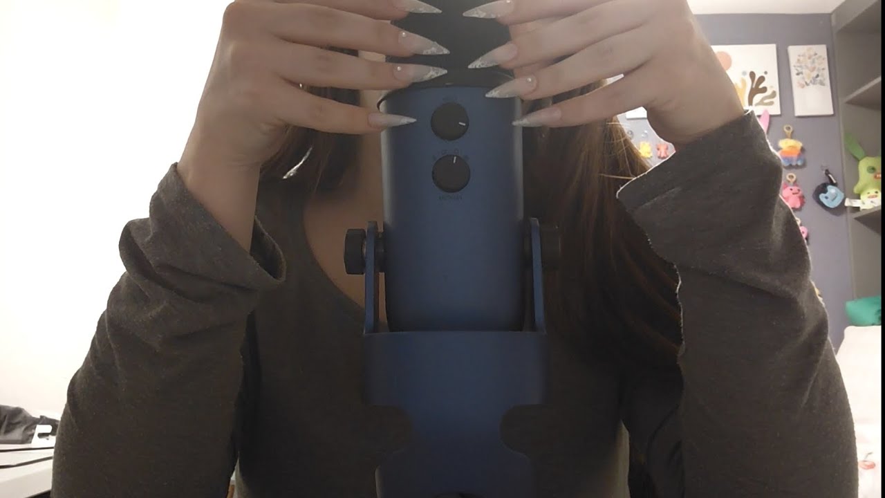 ASMR long nail mic sratching + rambles 