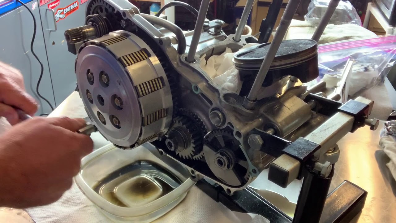 CRF 450 Engine rebuild video Bottom End Dissassembly