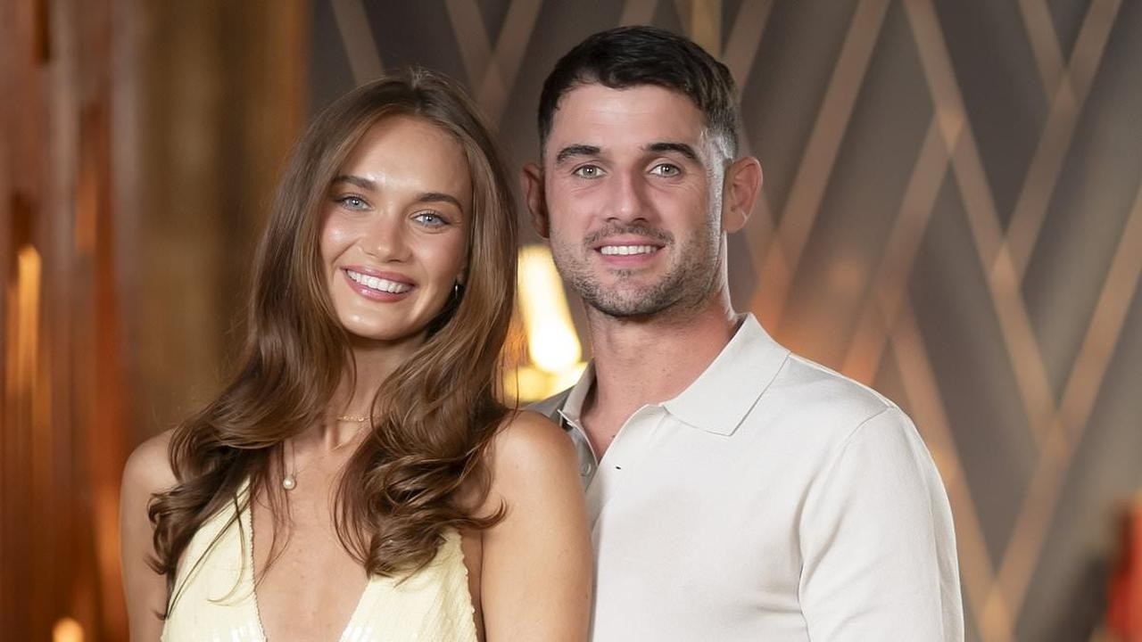 Married at First Sight SHOCK: Groom Reacts to Bride's Pregnancy & Ex-Boyfriend!