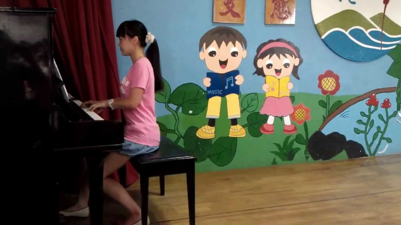 西港國小美少女毓佳老師鋼琴演奏歡送吳聖威校長