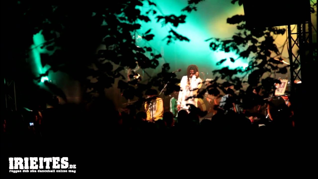 Matthew McAnuff with Inna de Yard Allstars Live - Be Careful / 10000 careless ethiopians
