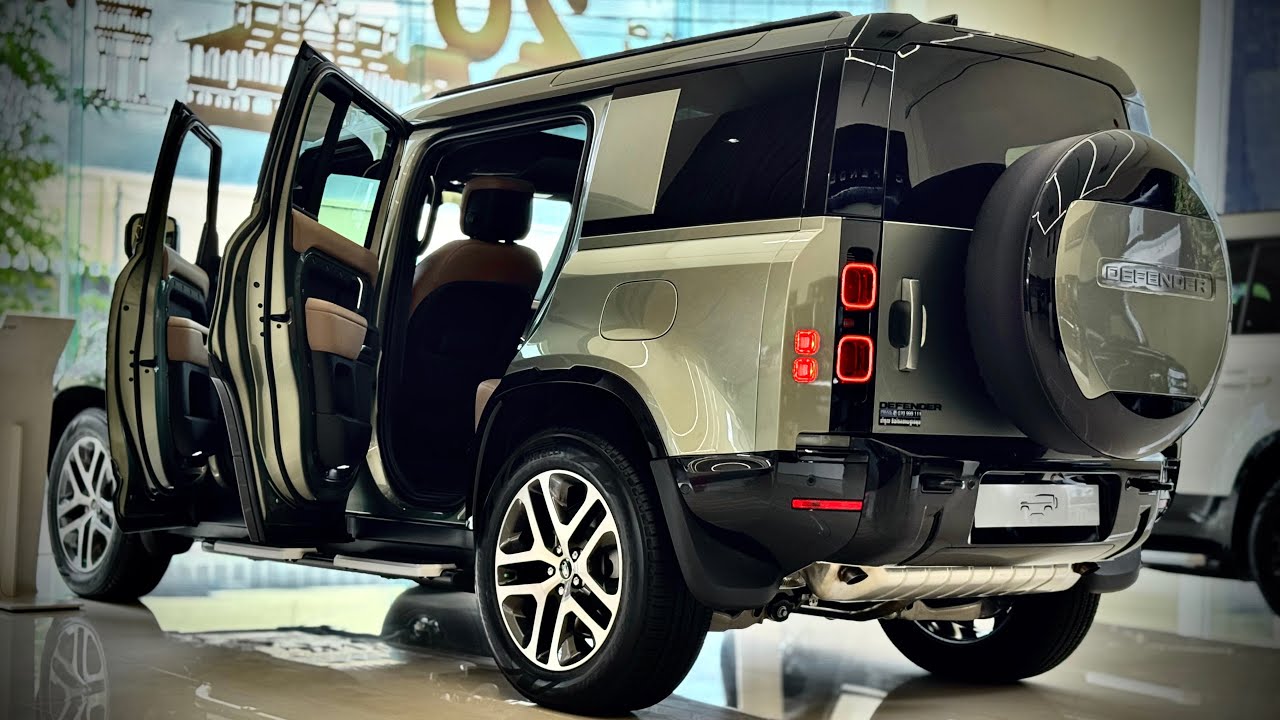 2025 Land Rover Defender 110 X-Dynamic : Plug-In Hybrid | Pangea Green Color