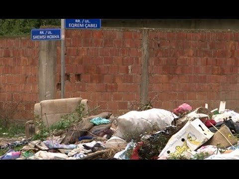 Fush&euml; Kosova mbulohet nga mbeturinat