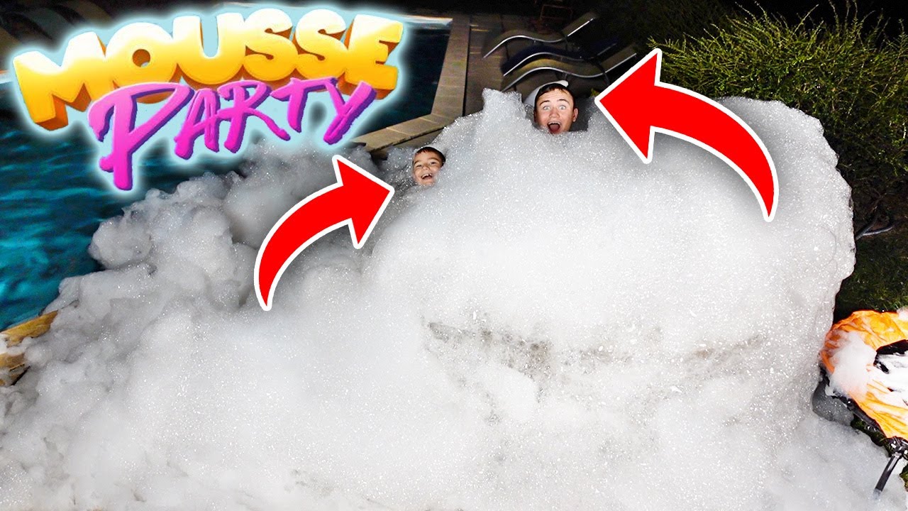 MOUSSE PARTY CHALLENGE dans un JACUZZI !