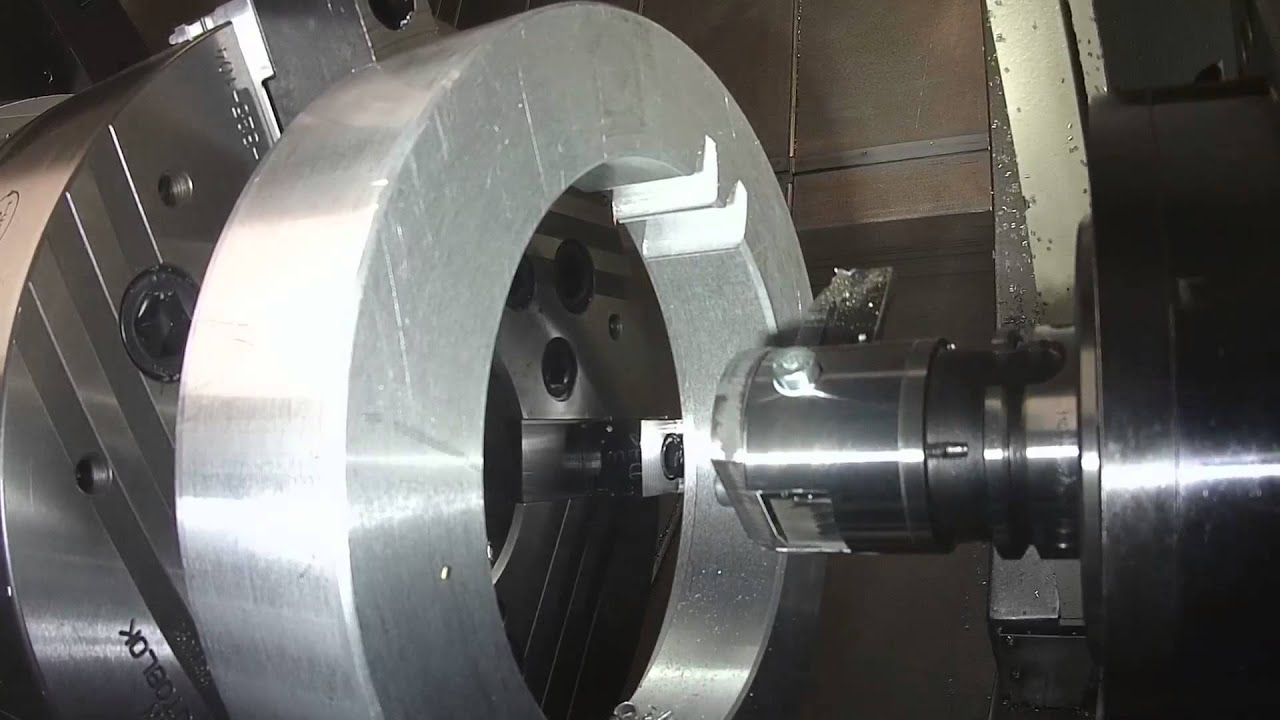 Formsto&szlig;en einer Innenverzahnung Modul 8mm
