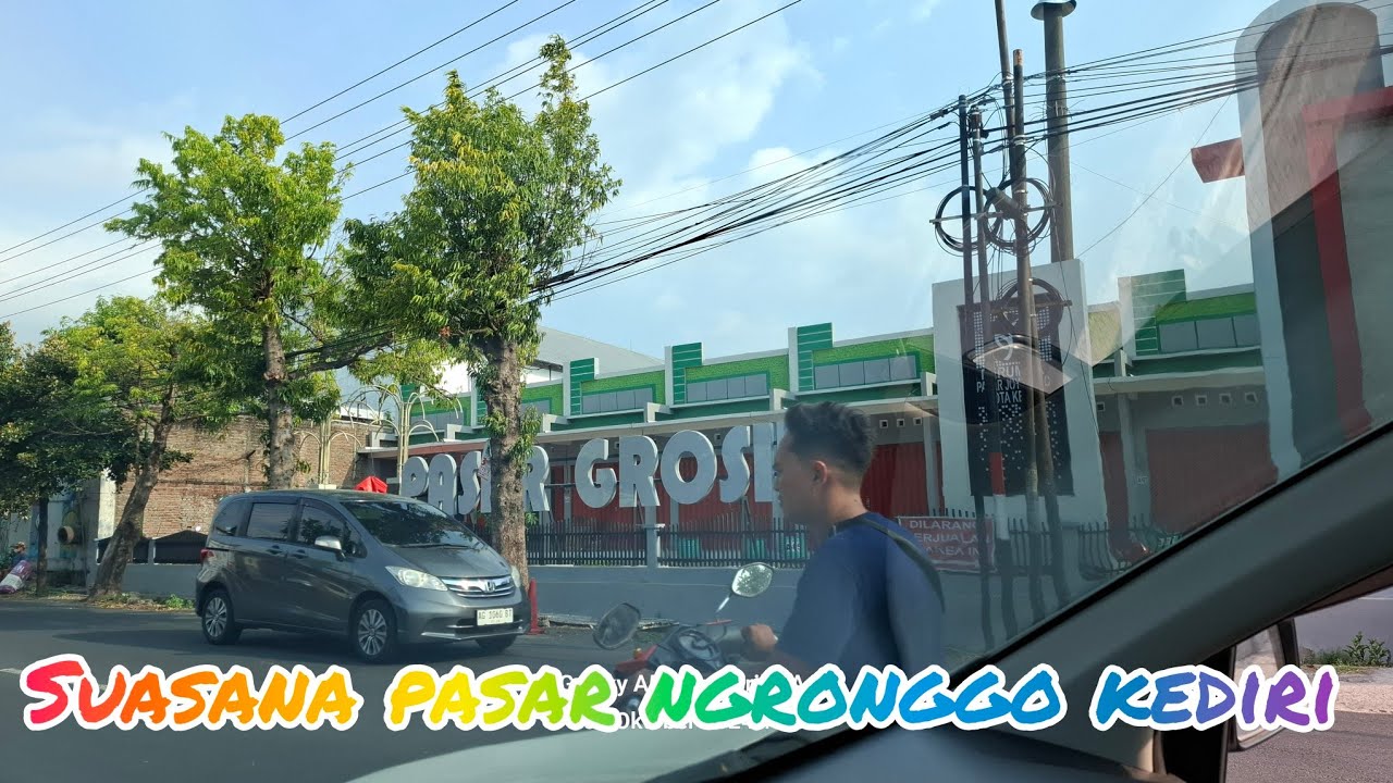 SUASANA PASAR GROSIR SAYURAN NGRONGGO KEDIRI