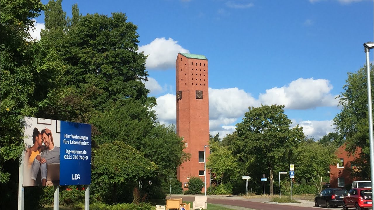 Aurich-Sandhorst, evangelische Kirche St. Johannis, Einzelläuten und Vollgeläut(Turminnenaufnahme).