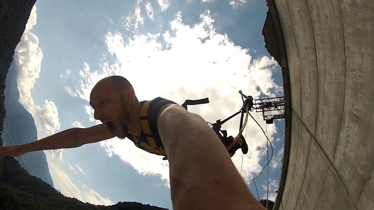 007 Bungee 220 Meter - Schweiz - Verzascatal - Staudamm