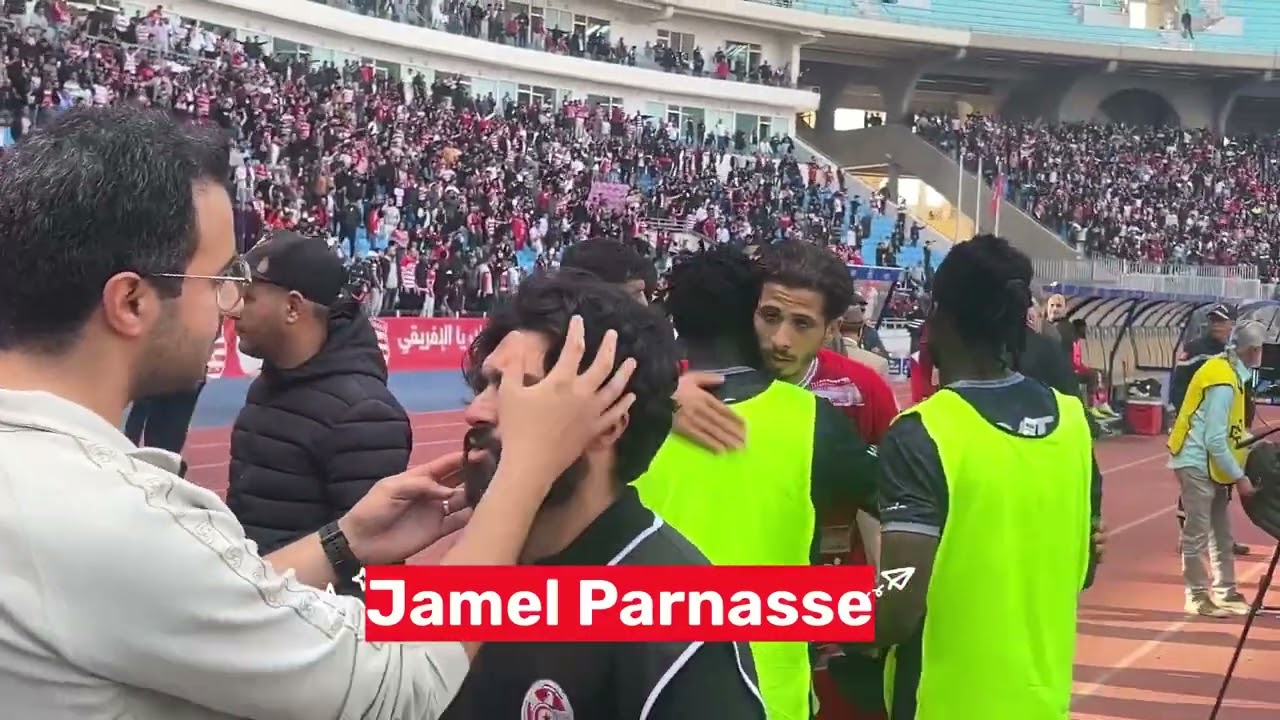 شاهد الفرحة الهستيرية للاعبي و شعب الافريقي بعد تسجيل الهدف في الدقيقة  96 في مباراة الملعب التونسي.