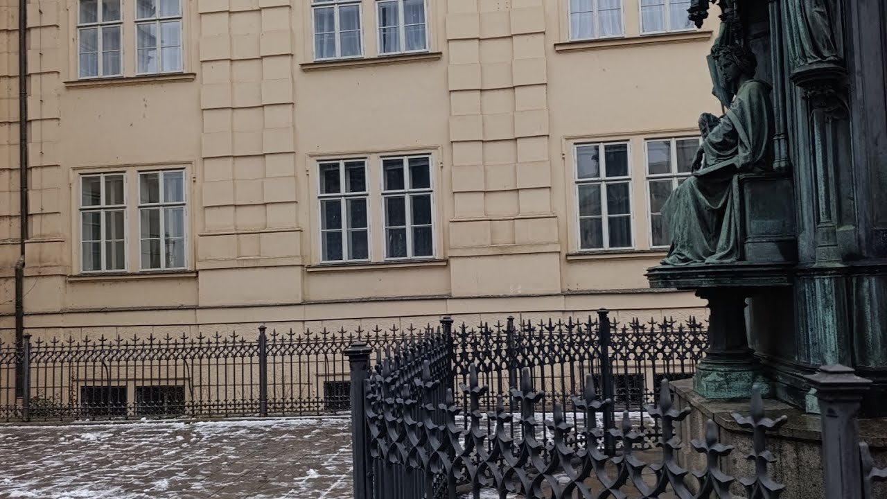 2521.КАРЛІВ МІСТ.
