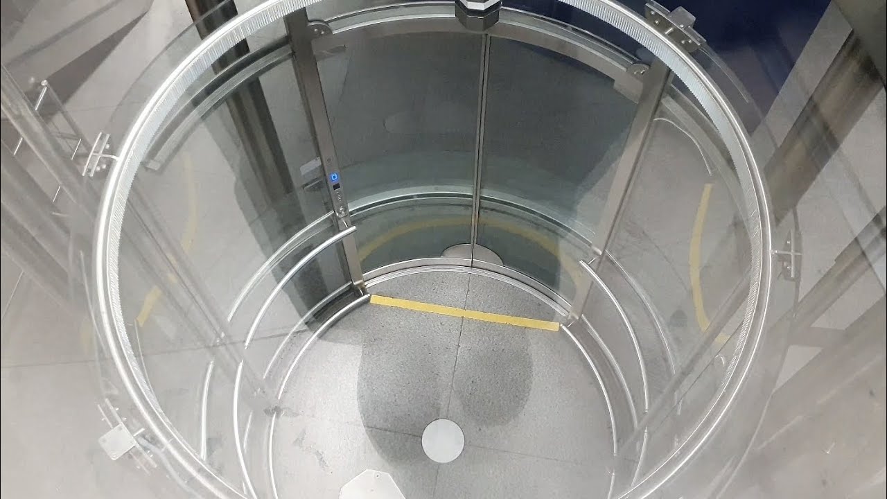 Schmitt + Sohn Rundglas Aufzug vom Jahr 1991 + Thyssen Rolltreppe im Flughafen Nürnberg_4K
