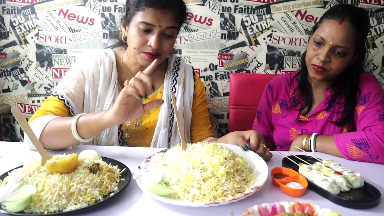 First Time in Kolkata Indonesian Street Food | Chicken Pop Up Roll | Dimwala Dumdum Nagerbazar