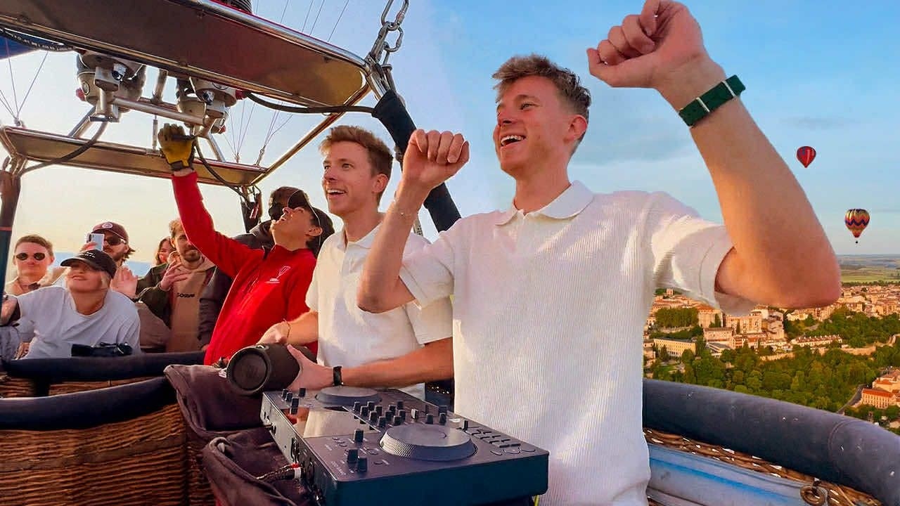 HOT AIR BALLOON in Spain | Melodic House Sunrise Mix - Settow