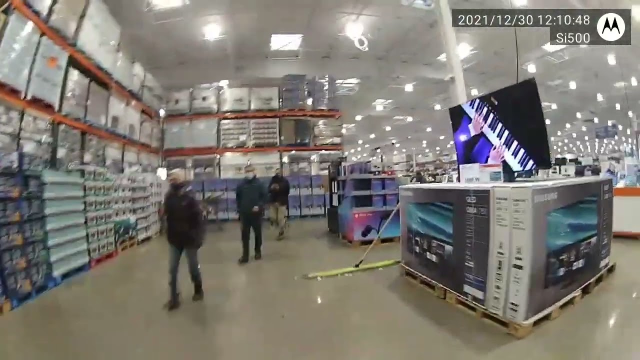 Evacuation of Superior Costco.