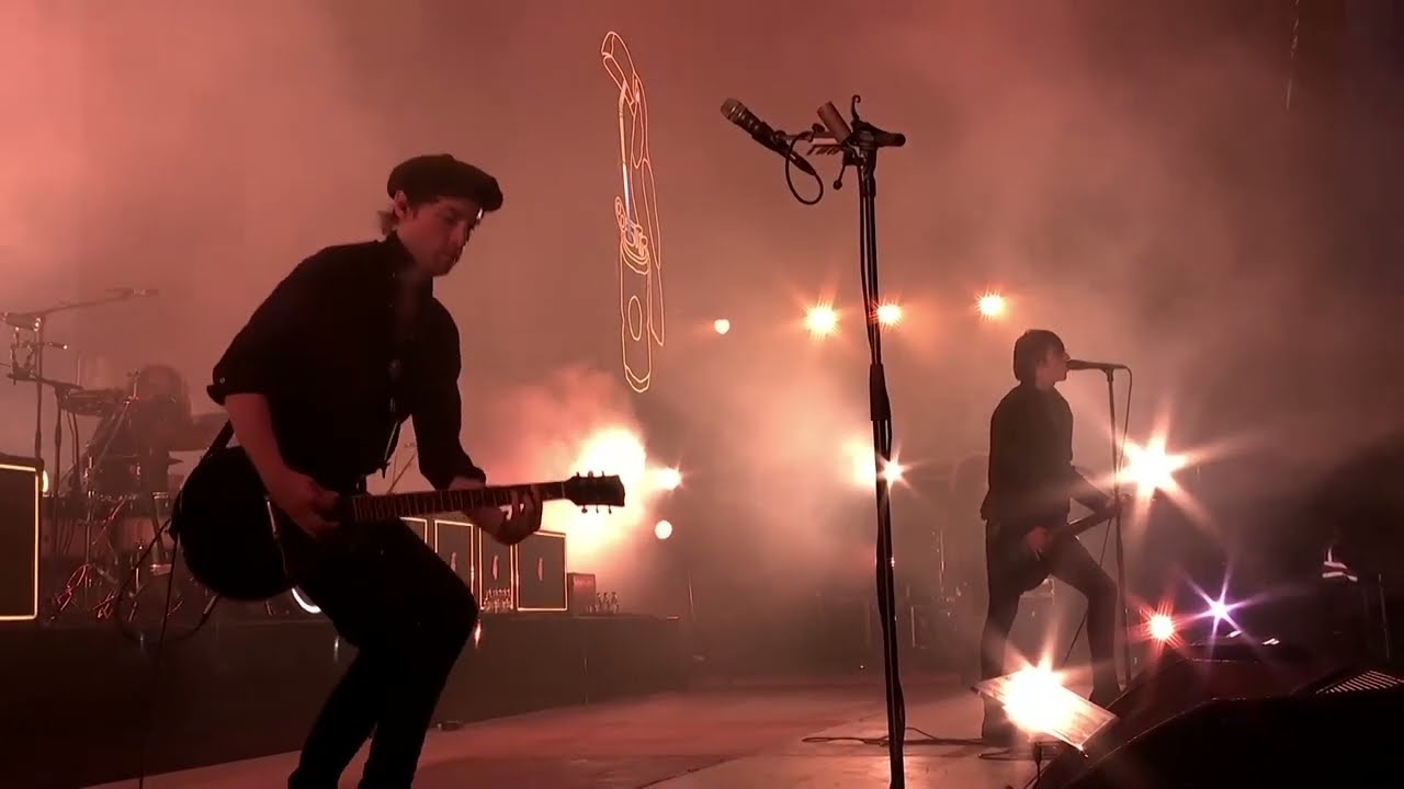 Catfish and the Bottlemen - Outside (Live From TRNSMT 2019)