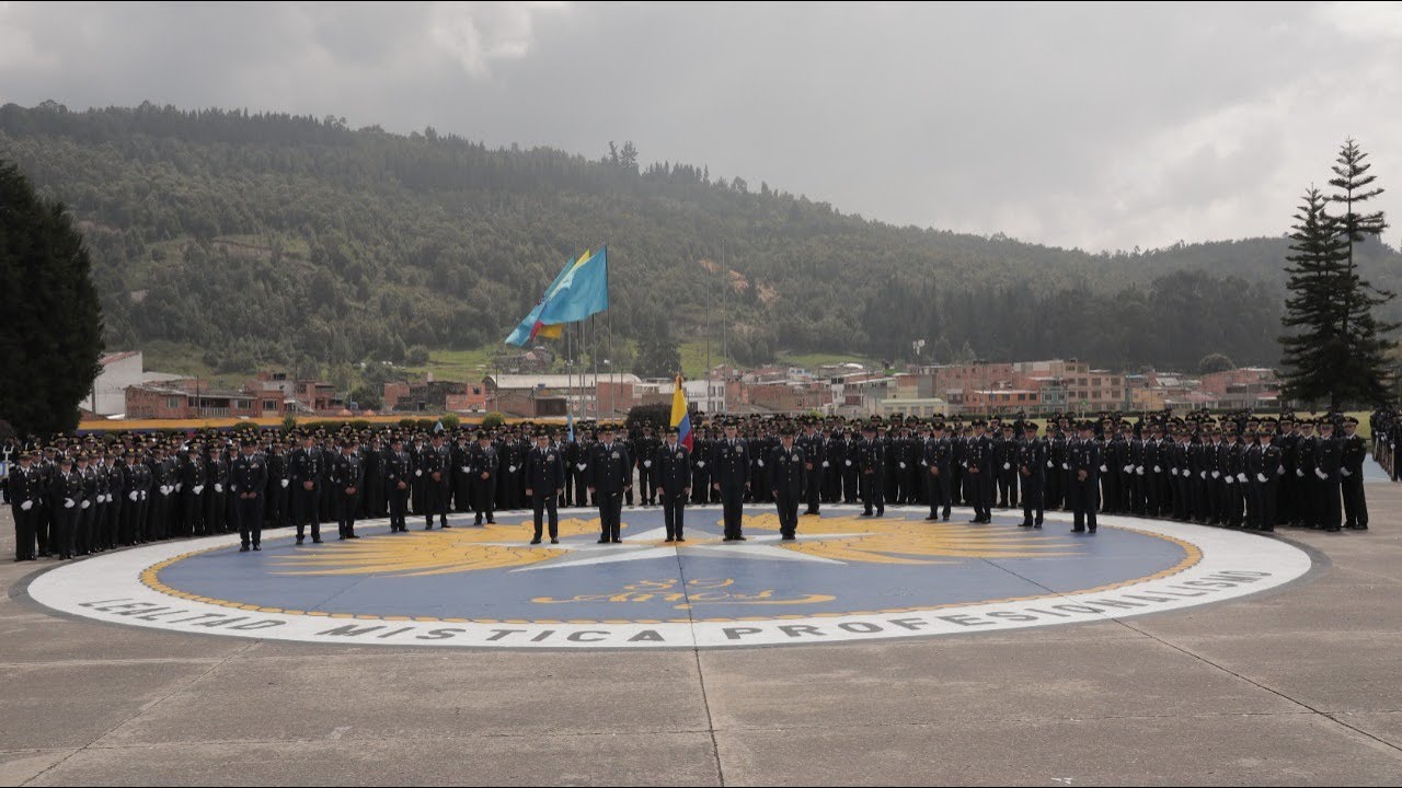 Ceremonia militar de ascenso al grado de Aerotécnico curso No. 94