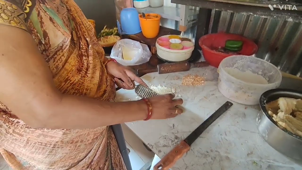Paneer Paratha ki recipe 😋🧑🏻‍🍳#Indianfood #viralvideo #viralcontentshortvideo #viralparatha #comedy 