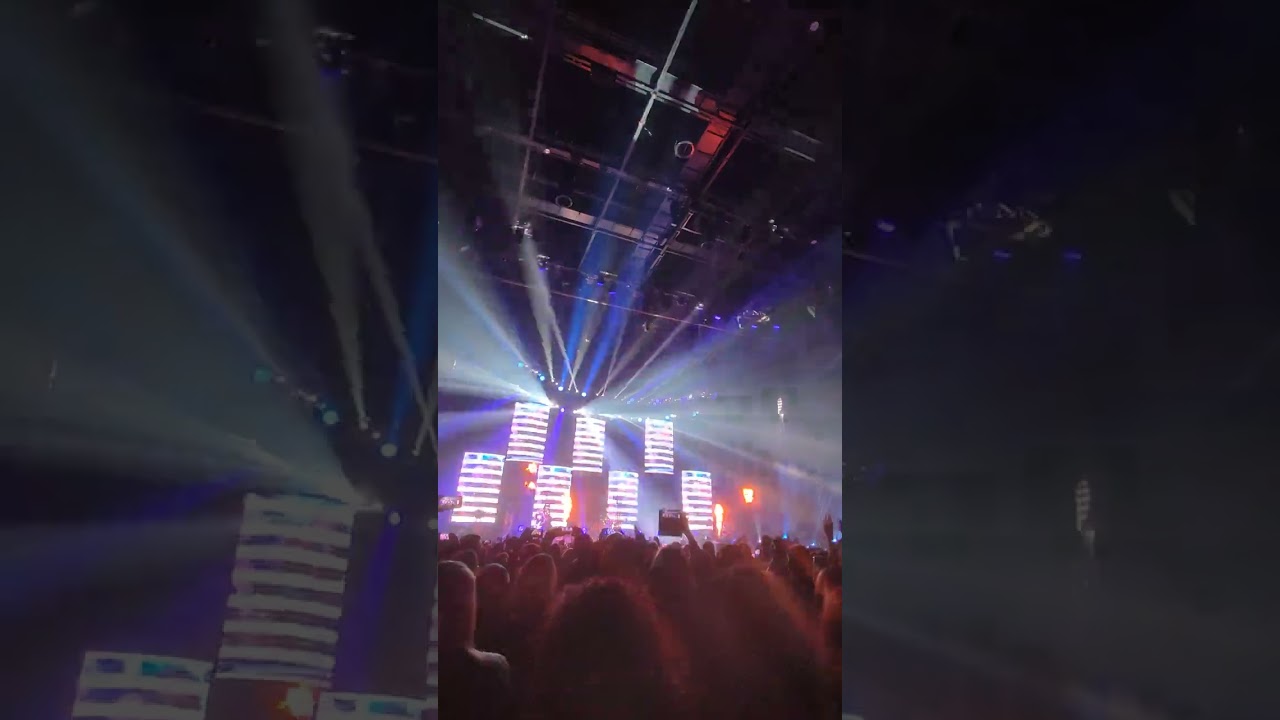 INTRO KOWALSKY MEG A VEGA ÁRNYÉK ÉS FÉNY BUDAPEST ARÉNA 02.08 ❤️