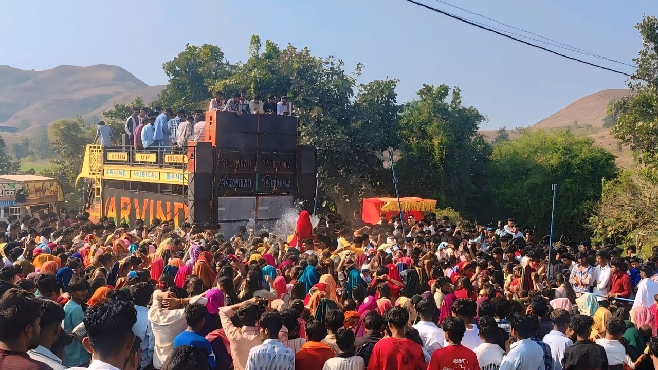 AT SADI BHURAPANI GAOW 😘BEND ARVIND GHODA KYA  KYA BOLATI PUBLIC😘