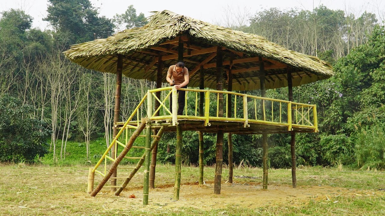 Talented Girl Leaves the City to Build a Bamboo House Deep in the Forest in Just 99 Days