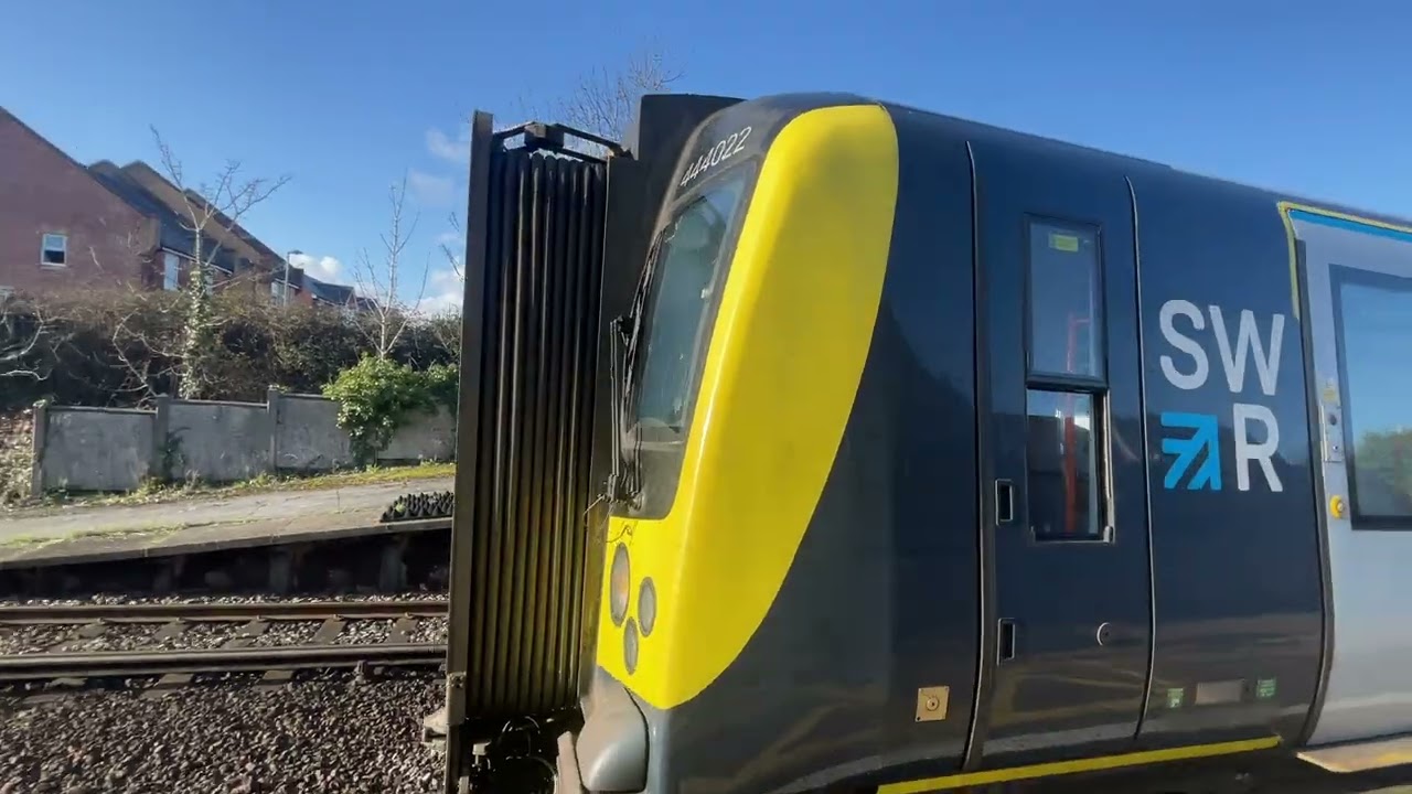 SWR class 444 10 car train ￼Weymouth train via Guildford ￼
