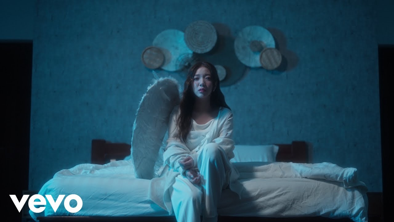 Shi En - 陌生人 (Official Music Video)