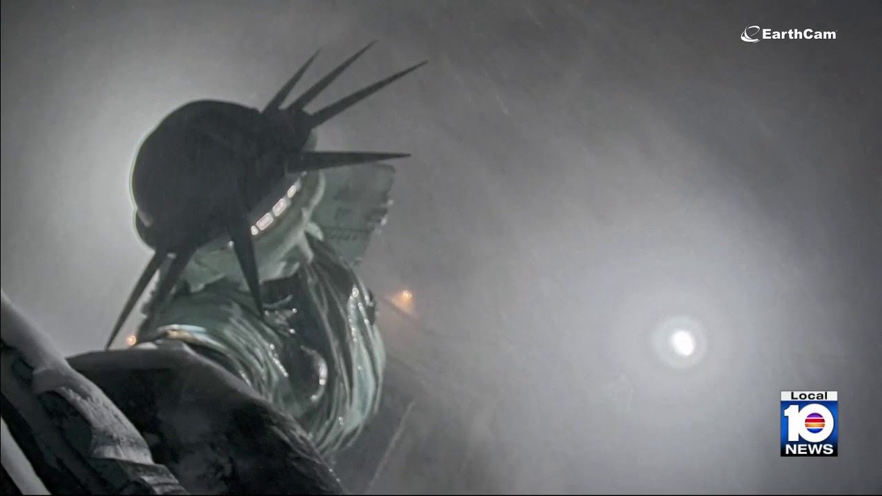 New Yorkers deal with massive snow storm