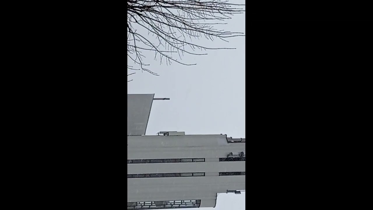 Kraków , Wzgórza Krzesławickie - Średni dzwon Kościoła Pw. Miłosierdzia Bożego 