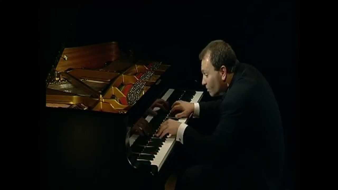 Mark Anderson performs George Gershwin's 'I Got Rhythm'