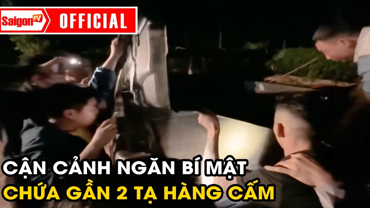 Cận cảnh ngăn bí mật chứa gần 2 tạ hàng cấm trên xe bán tải | Tin tức SaigonTV