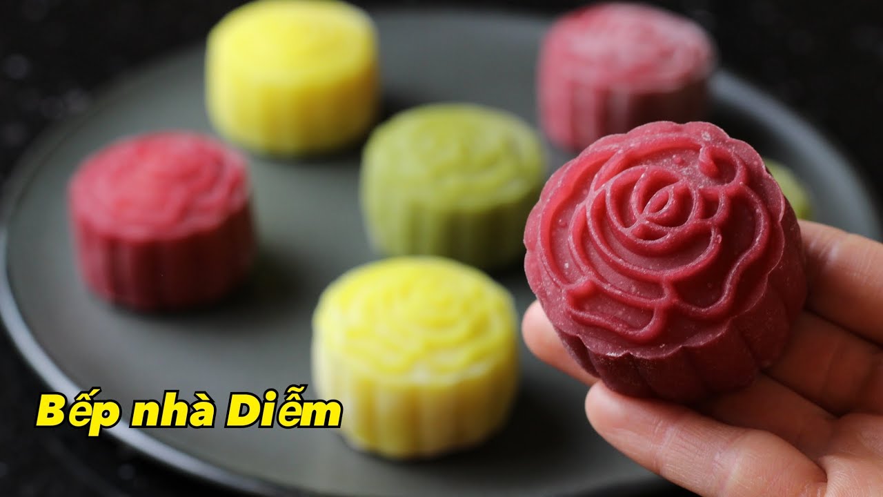 Bánh Dẻo Lạnh - Snow Skin Mooncake - Nhân hạt sen & kem sữa trứng muối thật ngon | Bếp Nhà Diễm |