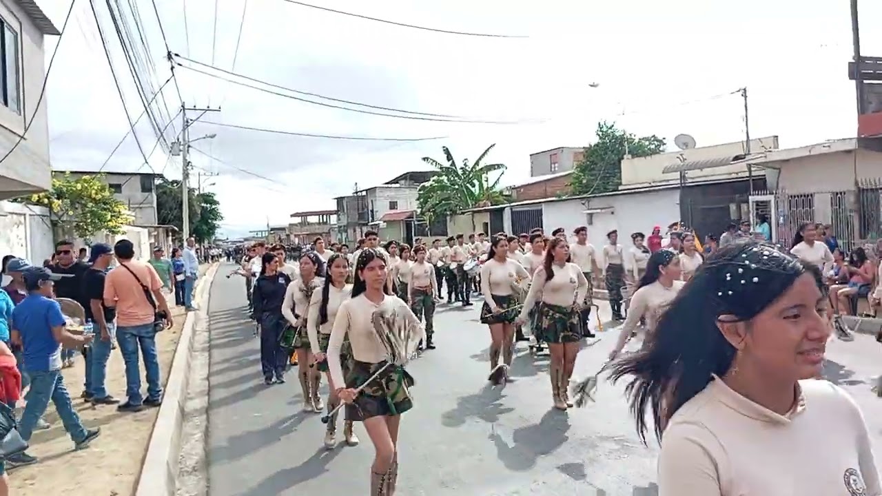 DESFILE EN LA PARROQUIA ELOY ALFARO DE MANTA ‐ UNIDAD EDUCATIVA GENERAL ELOY ALFARO