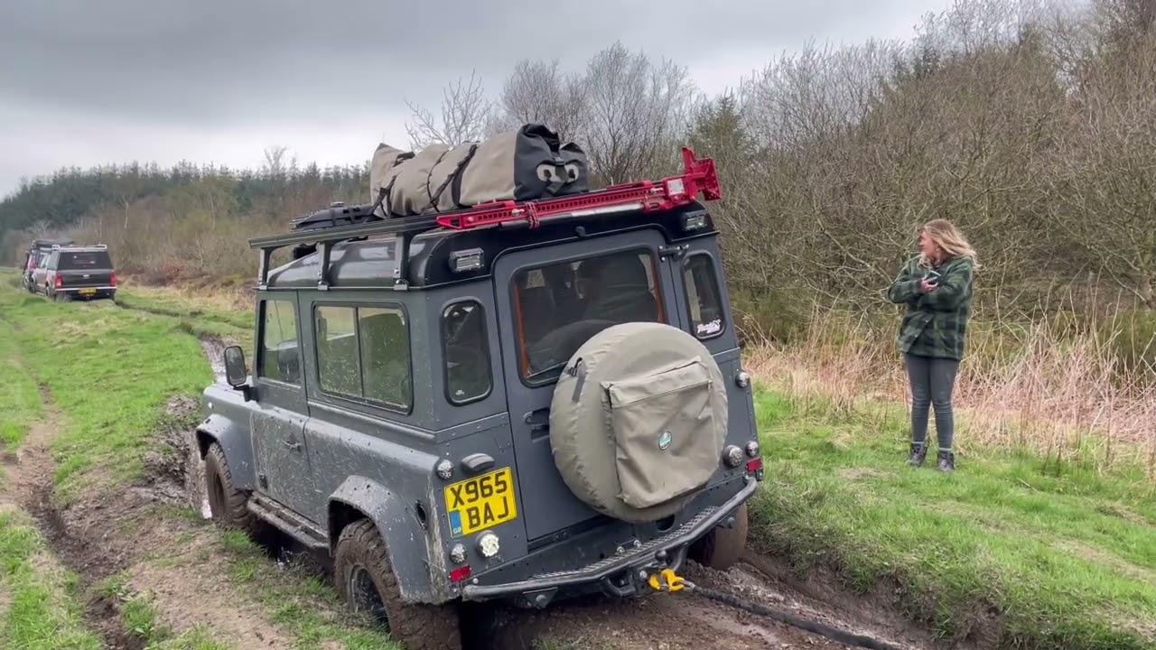 Mid wales green laning tour defender Hilux Discovery part 1