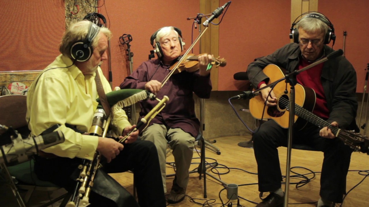 Paul Brennan, Brendan McGlinchy and Kevin Boyle: Pleasures of Hope/O'Donnel's hornpipes.