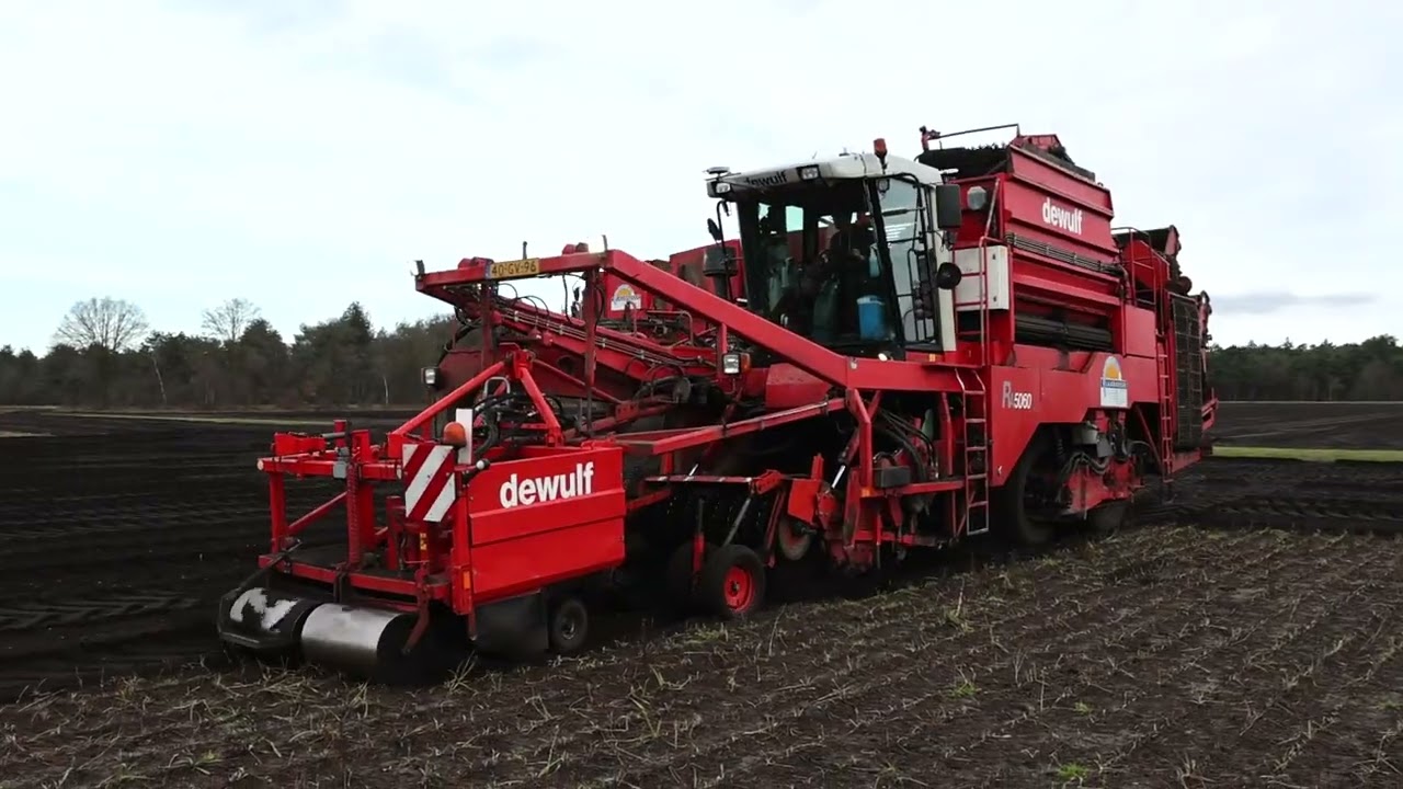 dewulf RA 5060 , JohnDeere 6155R mit Dezeure Überlader.