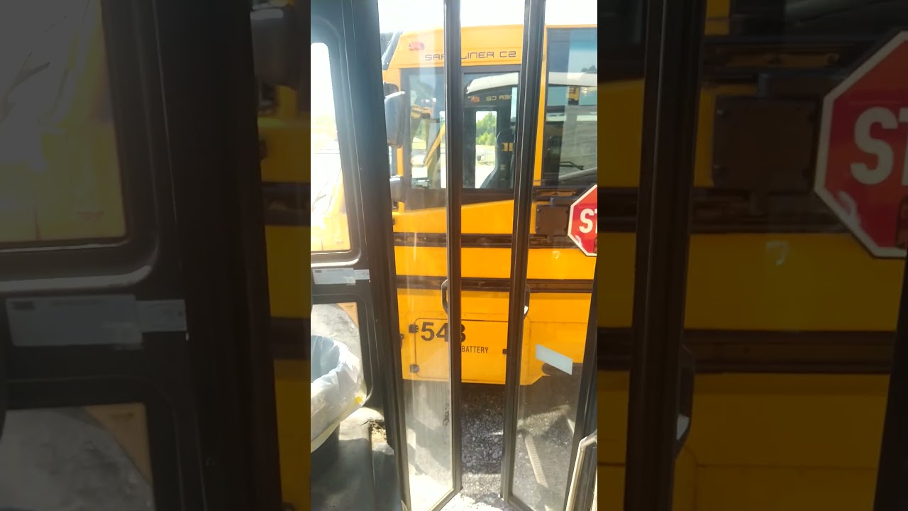 2007 Thomas C2 Electric Door Opening