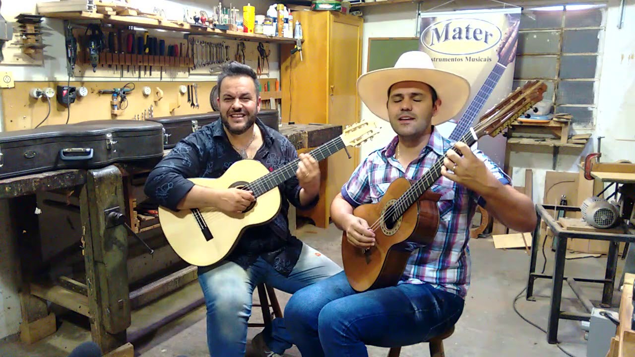 Luthier Marcelo Teixeira Roque recebe Joel e geovan