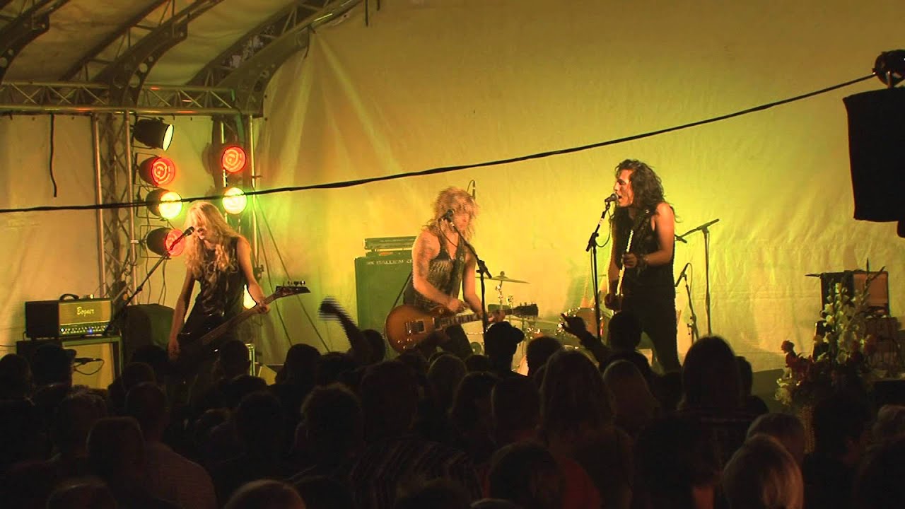 07. Santa Cruz - Don't Run Away - 29.7.2011 Live at Savonlinna HD