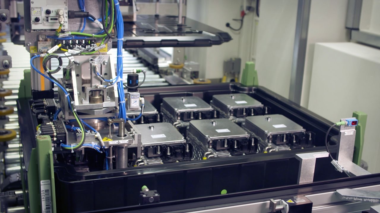Mercedes 48-Volt Battery L09-1 Production