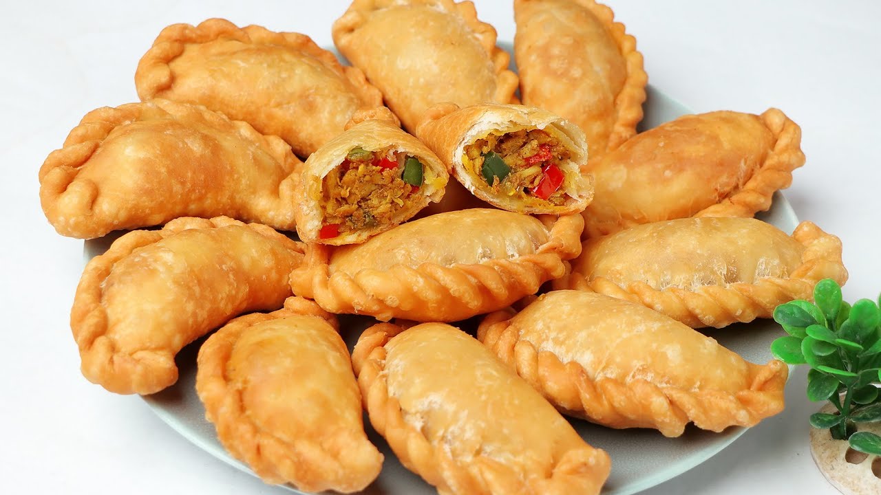 ময়দা আর অল্প মুরগির মাংস দিয়ে ভাজা পুলি পিঠা রেসিপি || Chicken Vaja puli pitha