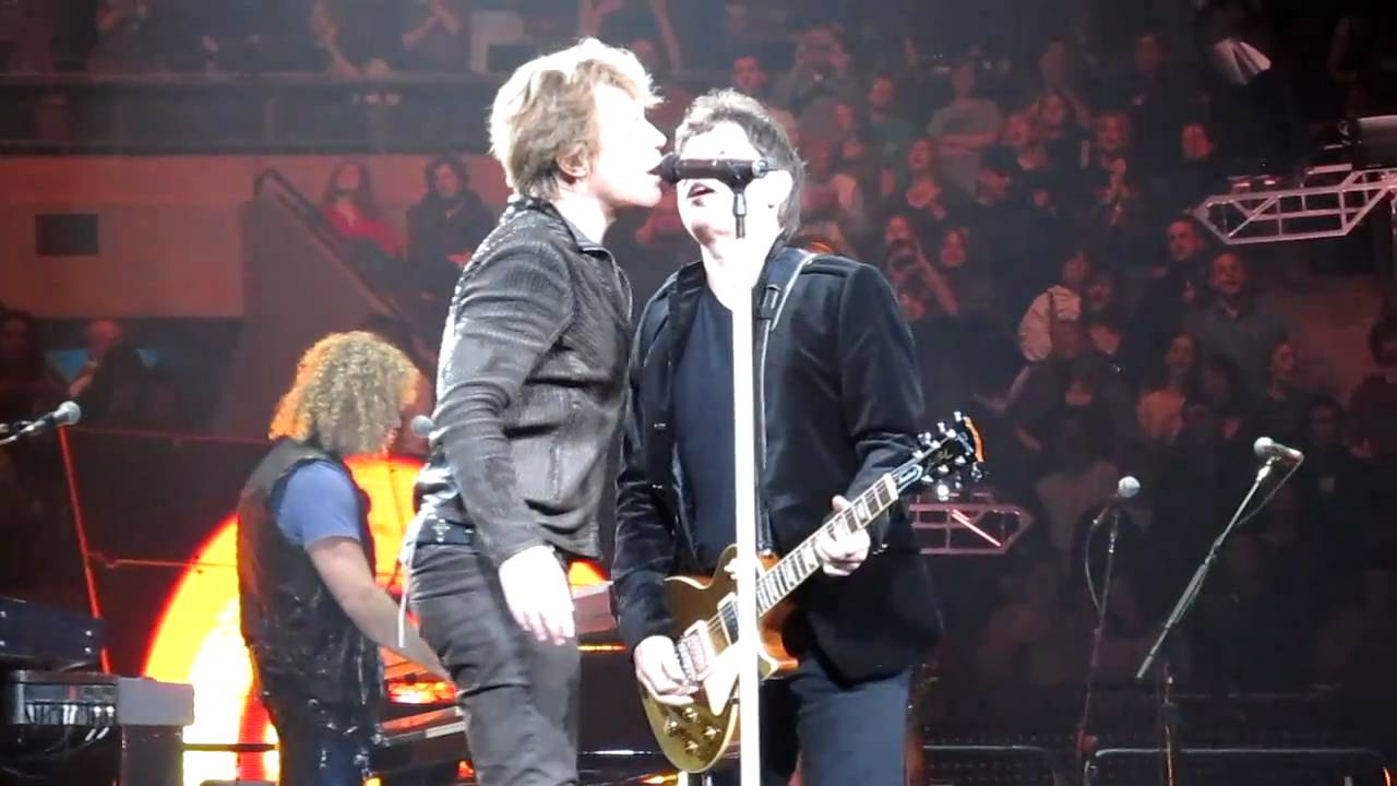 Bon Jovi Boston 3-1-2011 - Pretty Woman (With Jon & Bobby Banter)