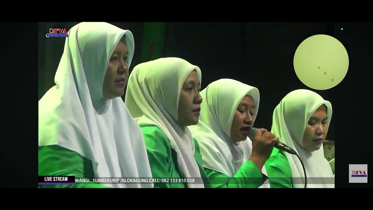 Moment team Hadroh sholawat al Madina bersholawat di panggung besar jawa timur Banyuwangi 