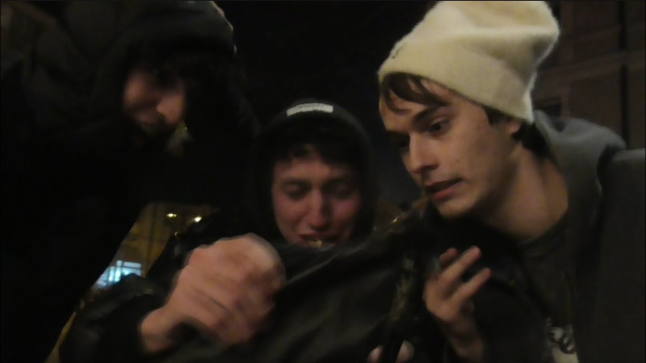 Wthölly in der  bag ?,